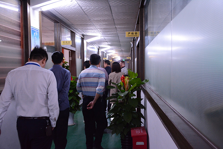 相關領導參觀久久精品视频91公司各部門